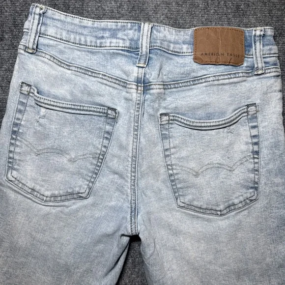 American Eagle Mens Denim Bermuda Short Size 28 Distressed Light Wash 10" Inseam - Picture 5 of 9